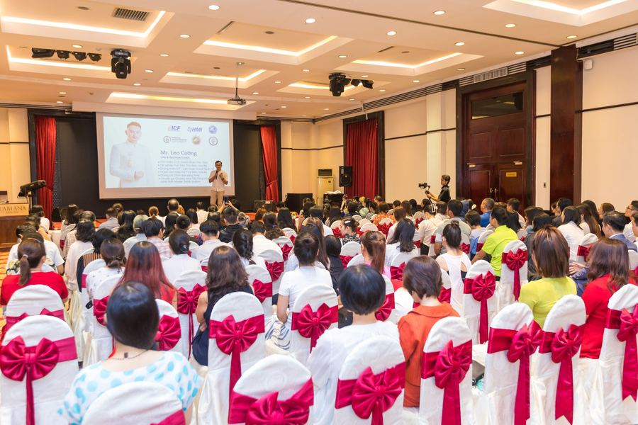 Hội trường một chương trình đào tạo của Coach Leo Cường